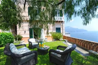 Image de Maison Amalfi Escher avec jardin