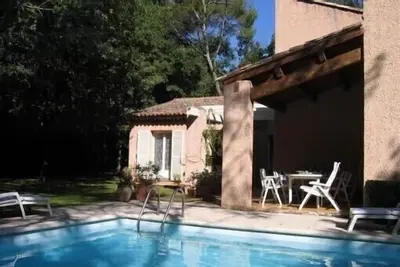 Image de Villa proche Aix-en-Provence, Quartier RÉSIDENTIEL Calme!