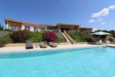 Image de Magnifique villa piscine chauffée Jacuzzi vue mer panoramique à 3km de la plage