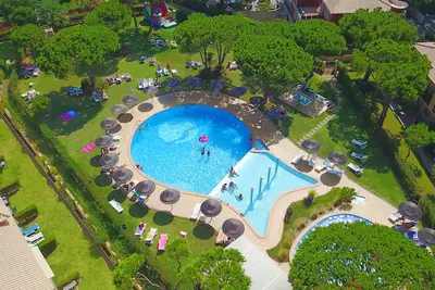 Image de Contactez-nous | 300m de la plage | 2 zones Piscine commune | Wifi gratuit