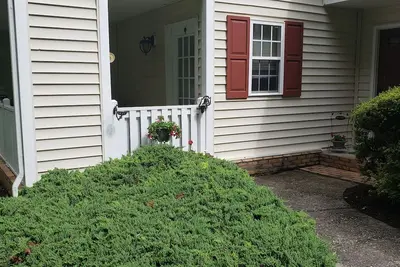 Image de Condo mis à jour, 2 chambres - Dormez 6 hors de la fourchette de prix - 2 nuits minimum