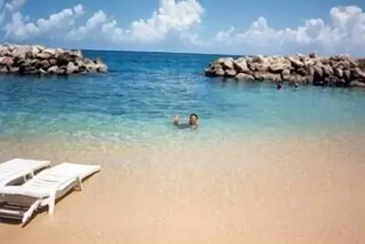 Image de Condo sur la plage avec de superbes vues