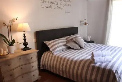 Image de Six appartements avec jardin dans la vieille ville.