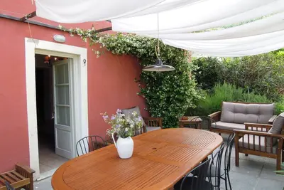 appartement spacieux et confortable dans une ferme avec piscine, à 6 km de Lucca