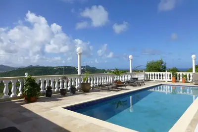 Image de Villa de 5 Chambres. Para Voile, Pêche, Golf et de Tennis, et Équestres