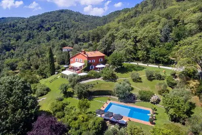 Villa de luxe panoramique sur une colline près de Florence