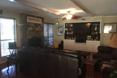 Image de Super Pad Bowl! 3bd (2 roi 1 queeen) 2. 5bath w / piscine et bain à remous ouest Houston