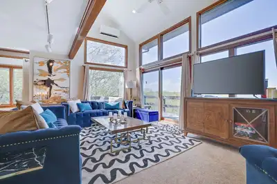 Image de Le plus grand, le plus beau et le plus luxueux lotissement de luxe, au sommet de la montagne Camelback, dans les Poconos