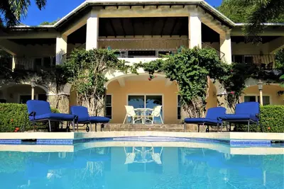 Image de Bay Tree Villa - Luxueuse villa privée avec une grande piscine très privé
