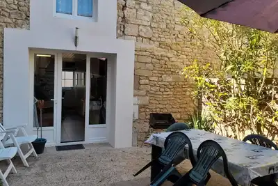 Image de Maisonnette 2/4p cour privée, Calme. 200m thermes. 10 min des plages de Royan!