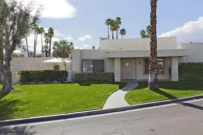 Reposant Palm Desert Oasis