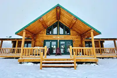 Image de Maison en bois rond sur mesure de 3 chambres dans un ranch privé du Montana