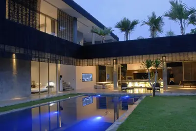 Image de 4bd moderne Villa Avec Piscine