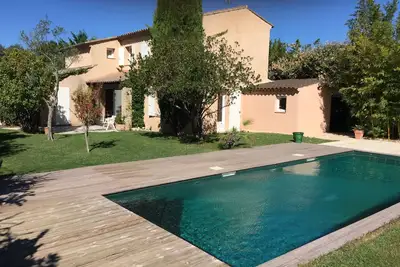 Image de Maison avec piscine au coeur du village d'Eguilles