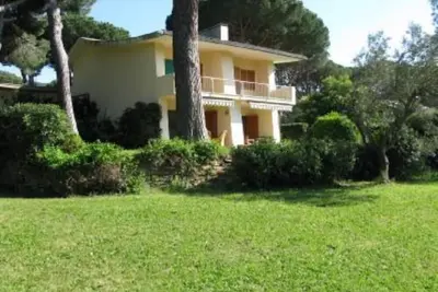 Image de Maison / villa - Punta Ala près de la plage.