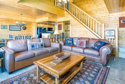 Image de 7ème étage Penthouse surveillant le lac Dillon. Vues étonnantes Jacuzzi. Balcon.