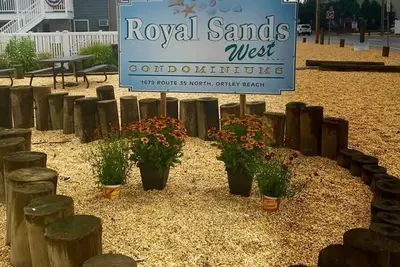 Image de Location à la semaine - Appartement 1 chambre, 2 pâtés de maisons de la plage avec piscine à Ortley Beach