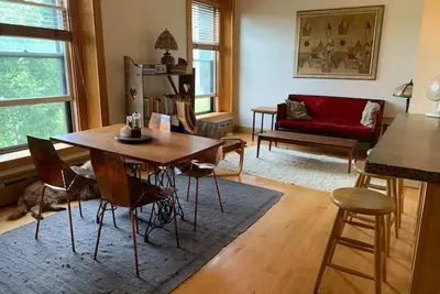 Image de Appartement confortable Ă Hardwick Village