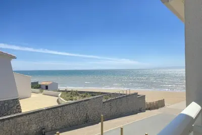 Image de Avec vue face Mer, et plage de Longeville, appartement Tous conforts pour 4 pers