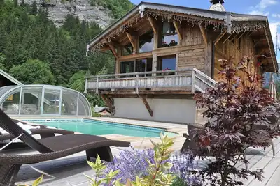 Image de Chalet De Luxe A Morzine Avec Piscine / 12 Pers.