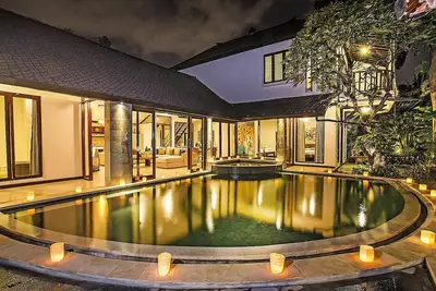 Image de Villa de luxe de 5 chambres récemment rénovée, Seminyak \"