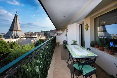 Image de Atticus Apt 100 mètres de la mer surplombant la baie de Naxos.