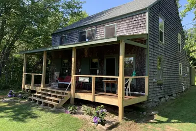 Image de Surplombant l'océan avec un grand porche