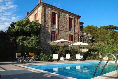 Image de Location de vacances Villa Avec Piscine privée et vue sur la mer