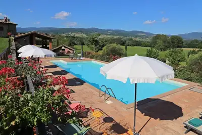 Image de Superbe grande villa pour groupes avec piscine privée et aire de jeux pour enfants