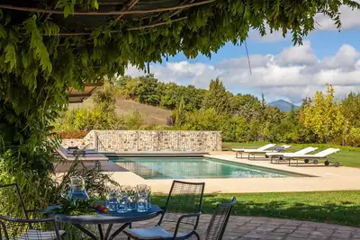 Image de Casa Bassa, Villa de luxe avec piscine privée, domaine bio de Torre Bisenzio