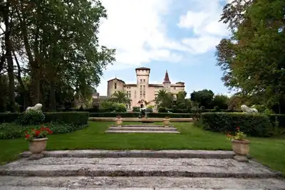 Image de Château de style Renaissance Magnifique Dans A 160 Hectare propriété.