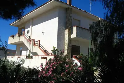 Image de Appartement familial avec enfants Ă 200 m de la mer-tennis. . .
