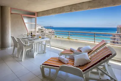 Image de Belle Apartment De Un Chambre Avec Grand Terrace Et Vue Sur La Mer- Premier Line