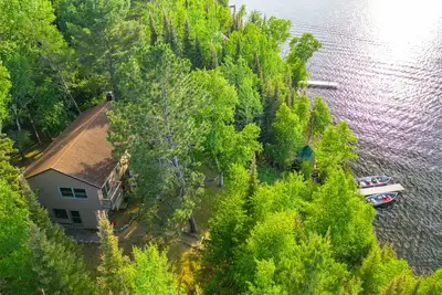 Image de Le nord-est de deux chambres d'Ely avec ponton privé et vue sur la Bwca