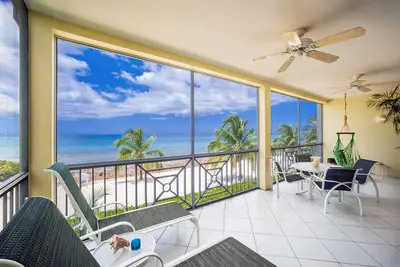 Image de Beau et spacieux condo en bord de mer, luxe à l'intérieur et à l'extérieur!