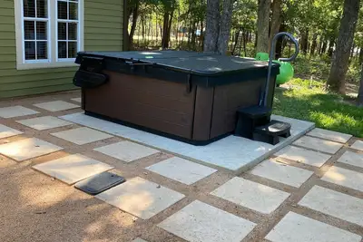 Image de Privé! ! Belle 1. 6 Acre Lake House Retreat sur Cove isolée