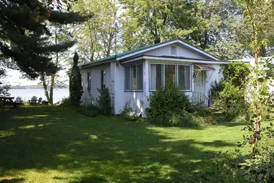 Image de Situé à seulement 50 pieds du lac Champlain