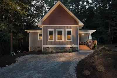 Image de Asheville Cottages. . . . Cottage romantique et luxueux à Asheville, Caroline du Nord