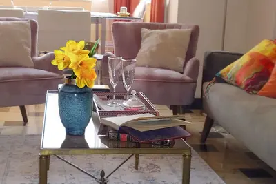 Image de Quad1- 1 Br, air conditionné / chauffage, garage, sécurité 24/7, près de Gulbenkian