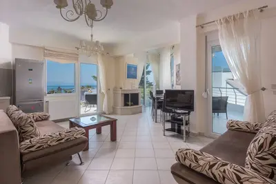 Image de Villa à louer à Kallithea, Kriopigi, Chalcidique, Grèce - Residence 3