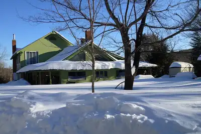 Image de Proche de tout, sans le prix élevé!