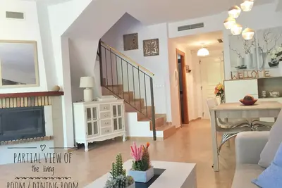 Image de marque étonnante nouvelle villa / Promenade à la plage / piscine / cour privée / Voir toutes les photos!