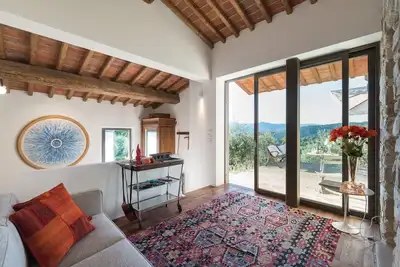 Image de Le Moonlit & Sunny Cottage dans une oliveraie près de Florence en Toscane