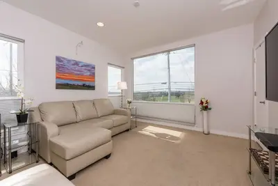 Image de 2 lit 2 salle de bain moderne apt. droit à Austin Central