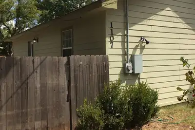 Image de East Austin Home Parfait pour les personnes ayant besoin d'un logement temporaire