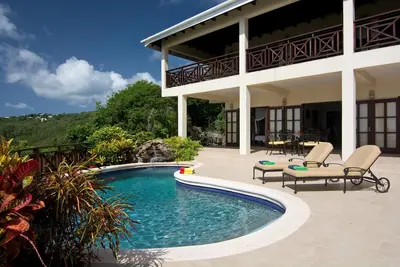 Image de Privé de vacances de luxe Villa Dans cadre tropical luxuriant avec de superbes vue sur l'océan