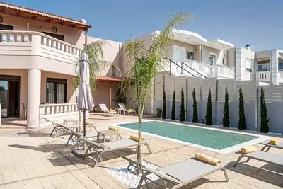 Image de villa fanouris. . 2 km de la vieille ville de chania! (10 personnes, parking, Netflix)