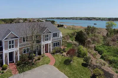 Image de Nouvelle maison de ville au bord de l'eau