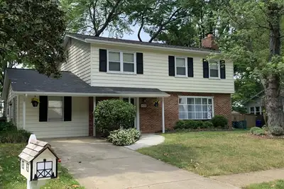 Image de Maison familiale propre et spacieuse disponible Usna Commissioning Week 2018