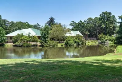 Image de Calme, Confortable, 2 Br Condo Dans Plantation De Chantier Naval, Semaine Du 10 Novembre 2018